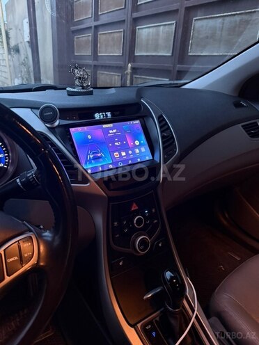 Hyundai Elantra-7