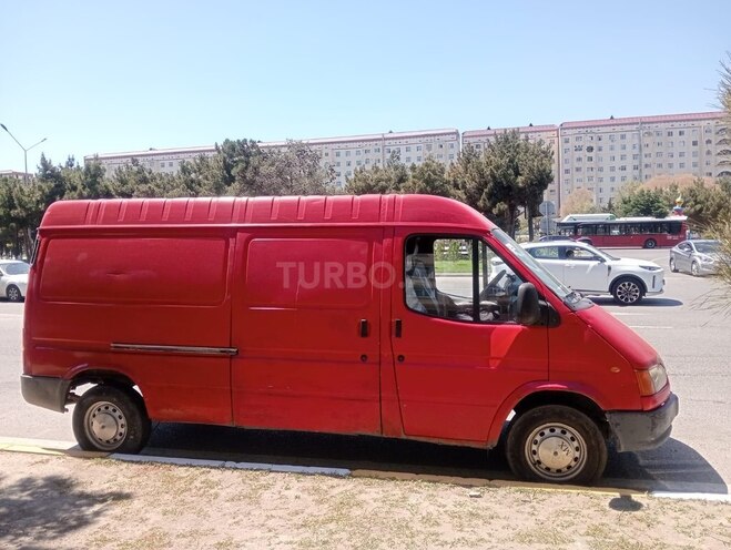 Ford Transit-4