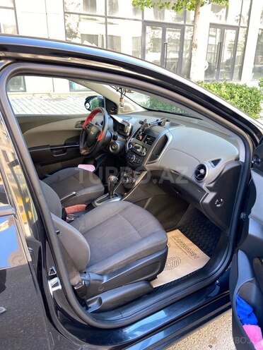 Chevrolet Aveo-12