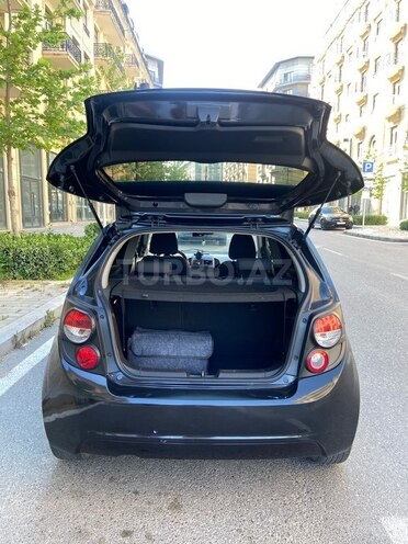 Chevrolet Aveo-8
