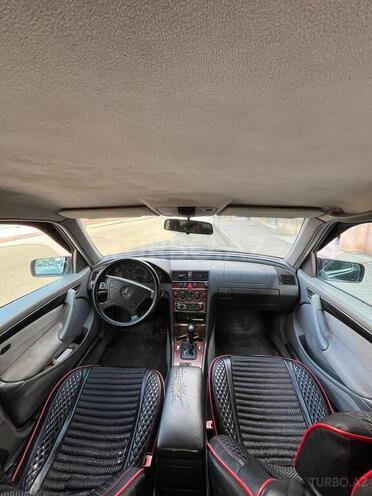 Mercedes C 240-10