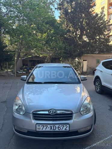 Hyundai Accent-1
