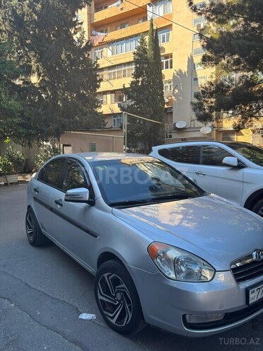 Hyundai Accent-2