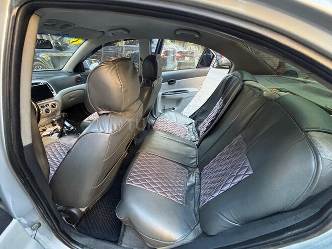 Hyundai Accent-8