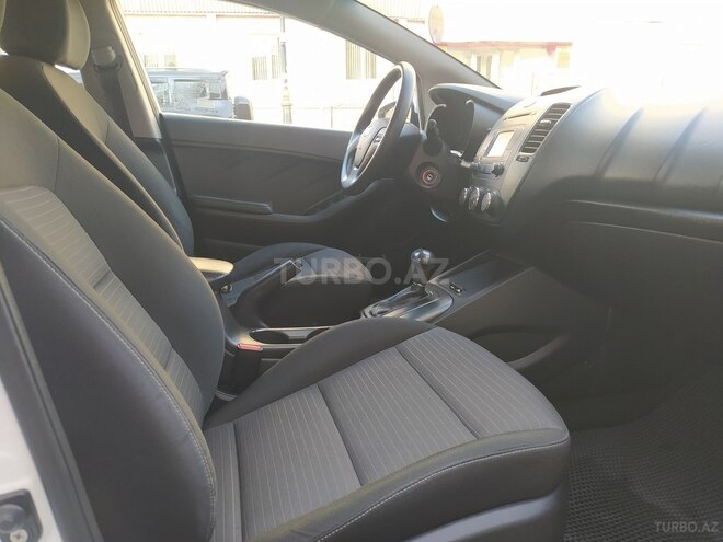 Kia Forte-11