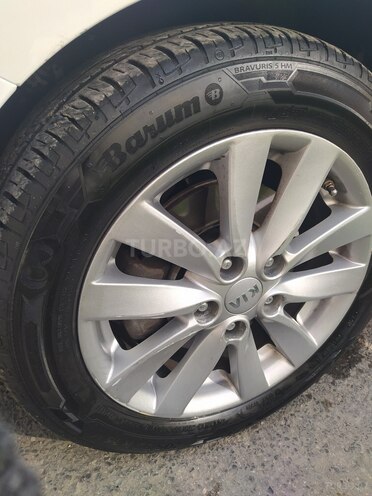 Kia Forte-16