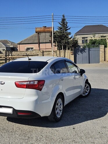 Kia Rio-5