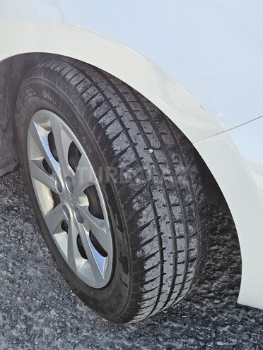 Kia Rio-7