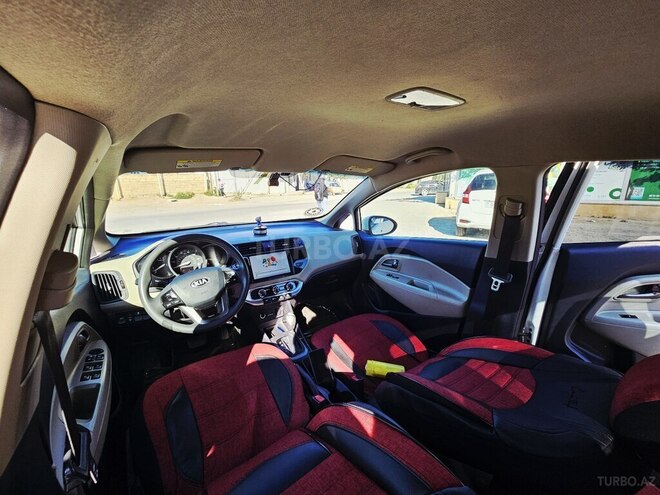Kia Rio-11