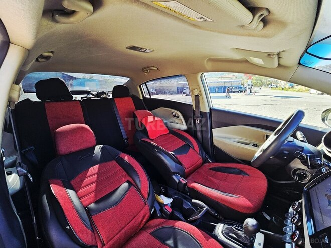 Kia Rio-12