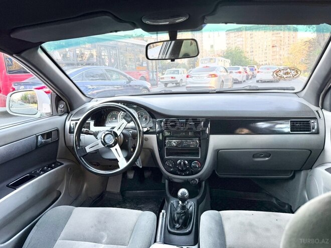 Daewoo Gentra-14