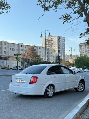 Daewoo Gentra-10