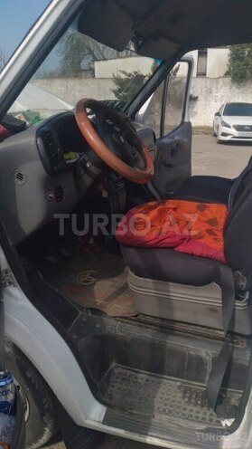 Ford Transit-2