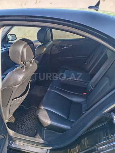 Mercedes E 220-11