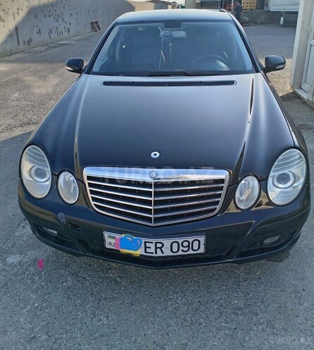 Mercedes E 220-1