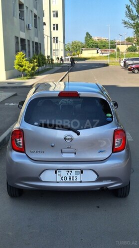 Nissan March-9