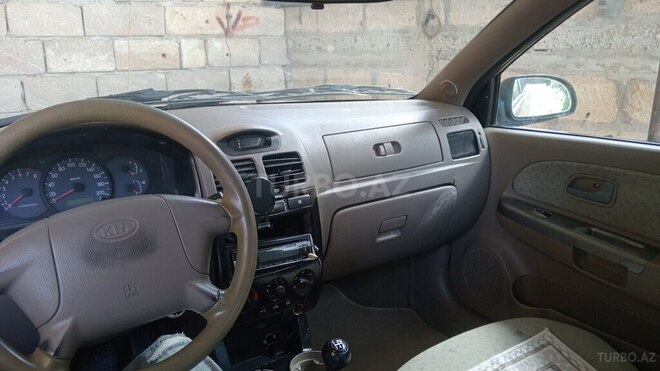 Kia Rio-5
