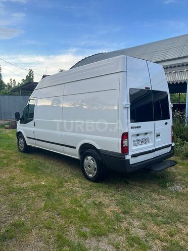 Ford Transit-5