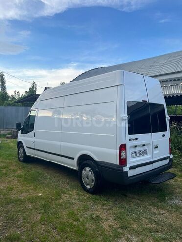 Ford Transit-4