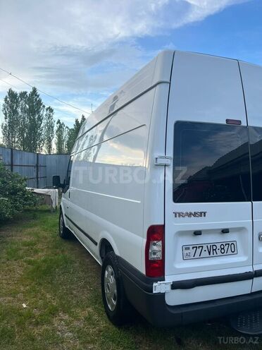 Ford Transit-12