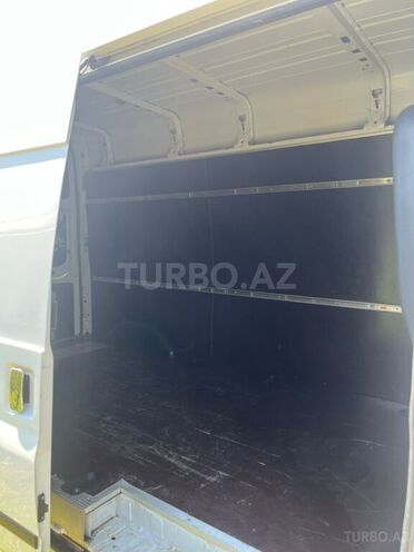 Ford Transit-14