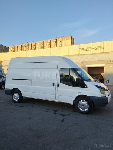 Ford Transit-4