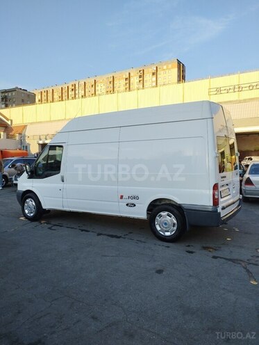 Ford Transit-6