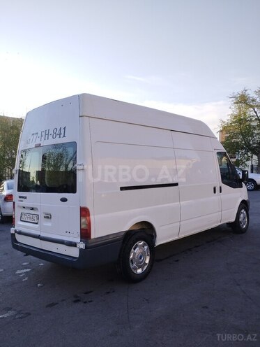 Ford Transit-9