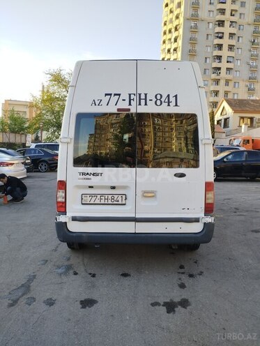 Ford Transit-8
