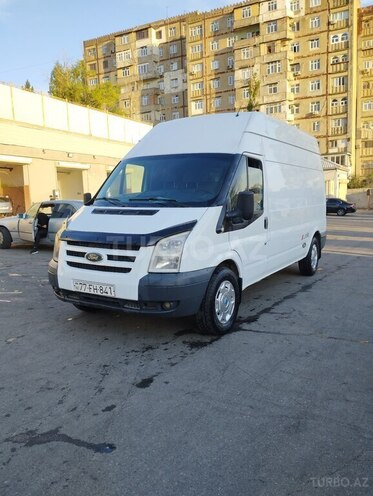 Ford Transit-13