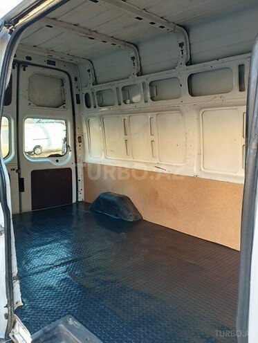 Ford Transit-17