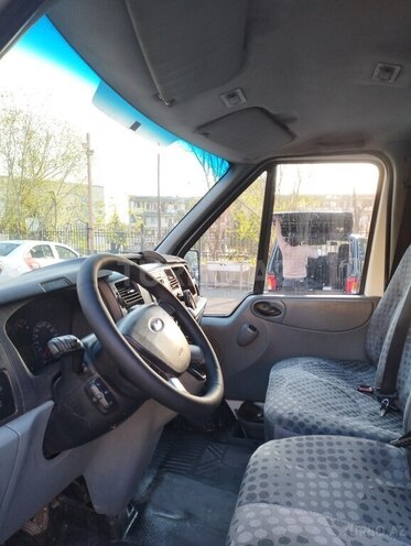 Ford Transit-18