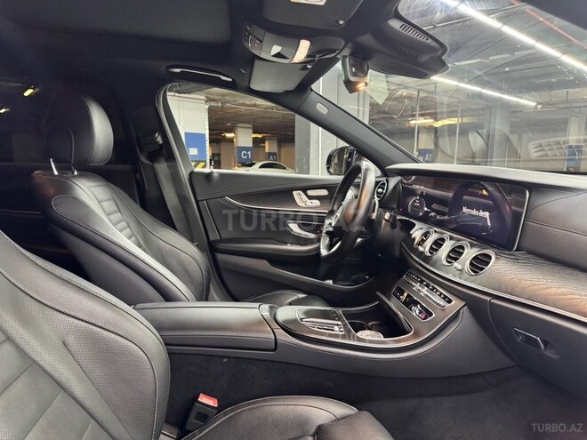 Mercedes E 300 e 4MATIC-6