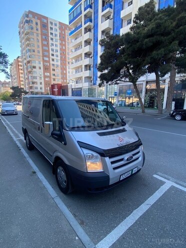 Ford Transit-1