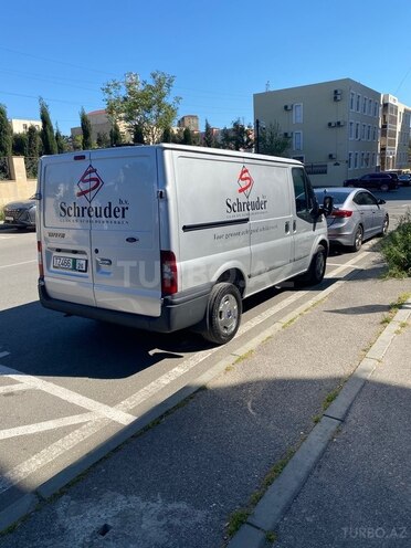Ford Transit-4
