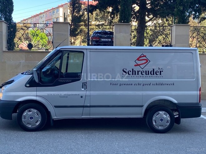 Ford Transit-7