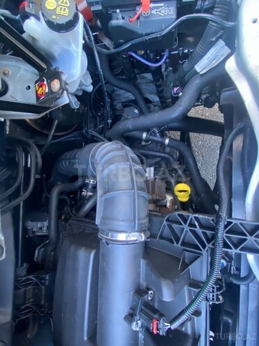 Ford Transit-16