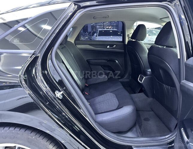 Kia K5-13