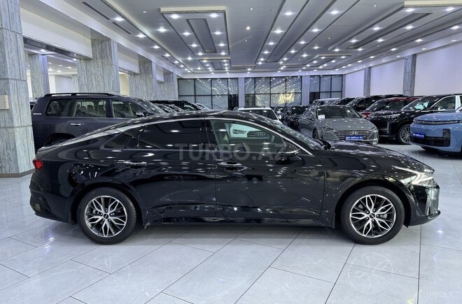 Kia K5-4