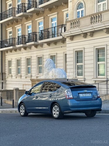 Toyota Prius-8