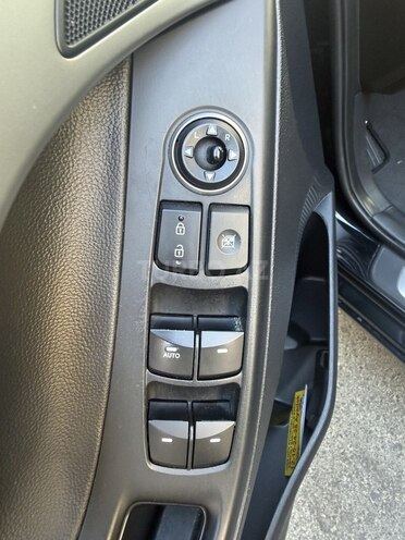 Hyundai Elantra-5