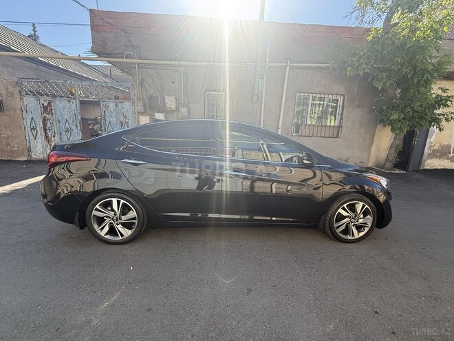 Hyundai Elantra-10