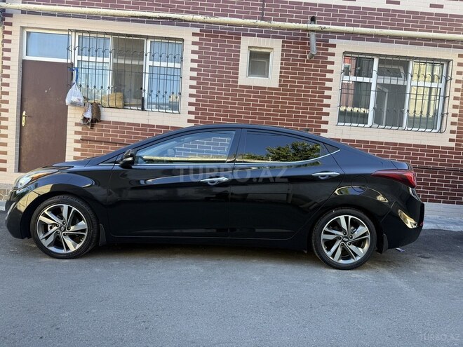 Hyundai Elantra-2