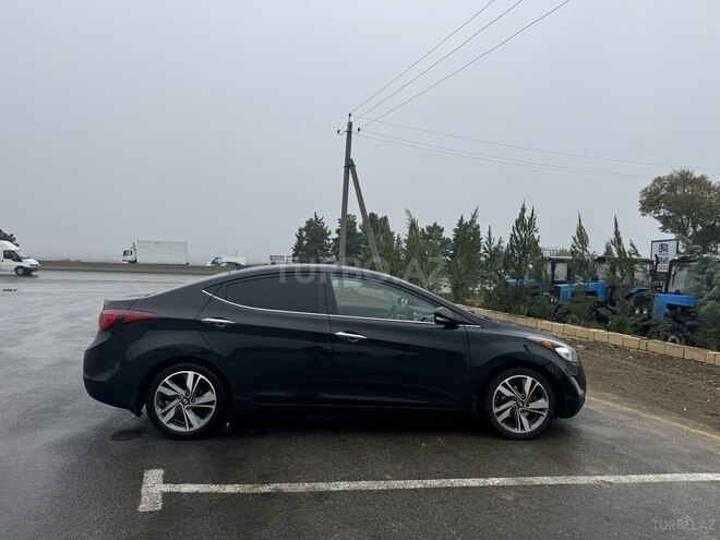 Hyundai Elantra-14