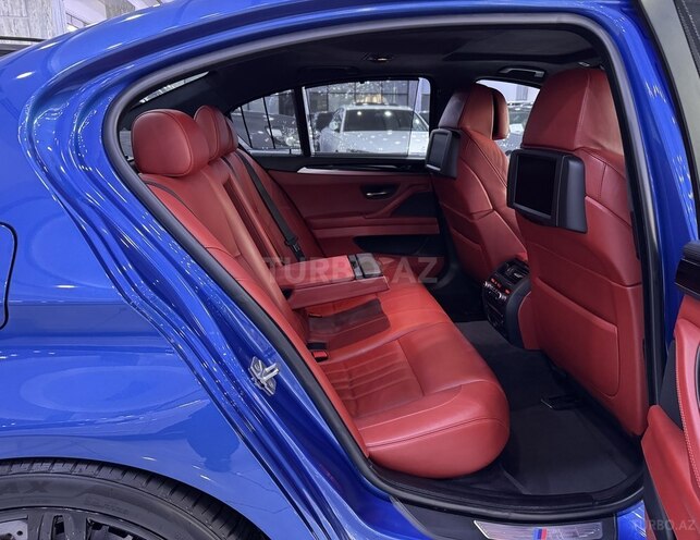 BMW M5-13