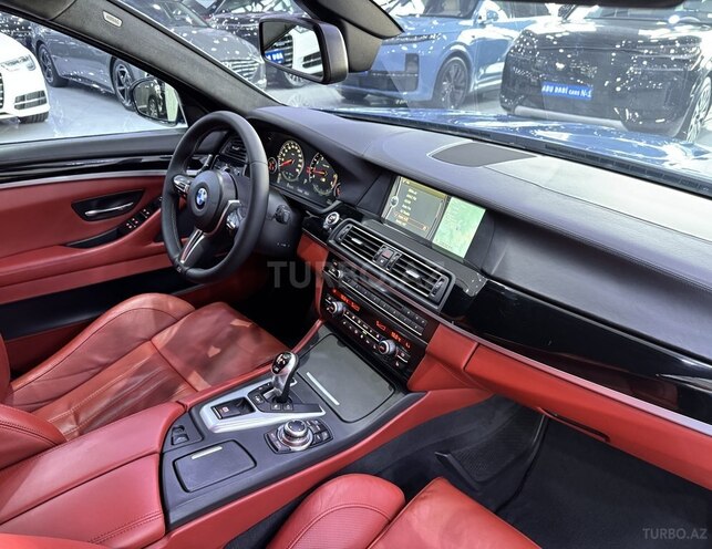 BMW M5-10