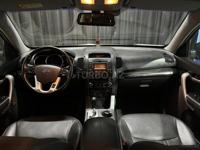 Kia Sorento-13