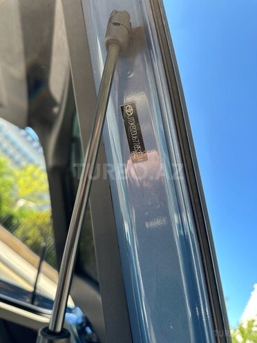 Toyota Prius-16