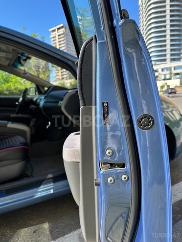 Toyota Prius-18