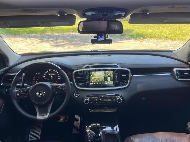 Kia Sorento-12